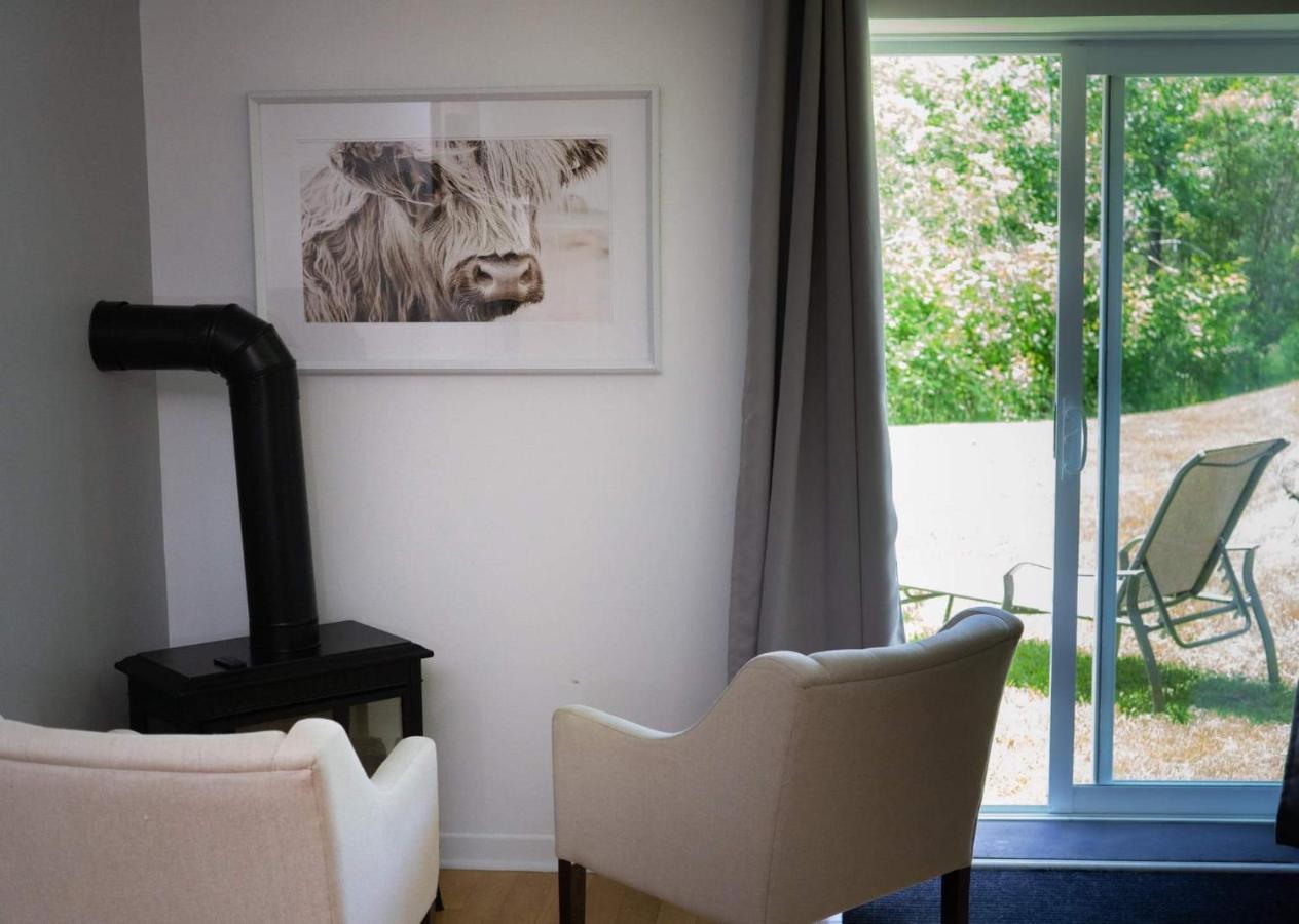 Condo Hotel Au Pied Du Mont Orford Екстериор снимка