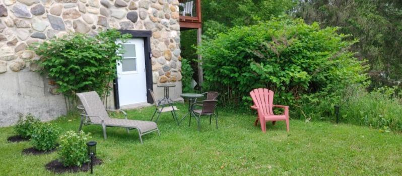 Condo Hotel Au Pied Du Mont Orford Стая снимка